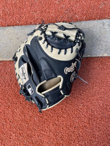 Catcher's Rawlings RH Heart of the Hide Baseball Glove 34" (Used)