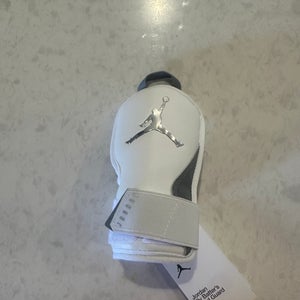White Senior Air Jordan (New)