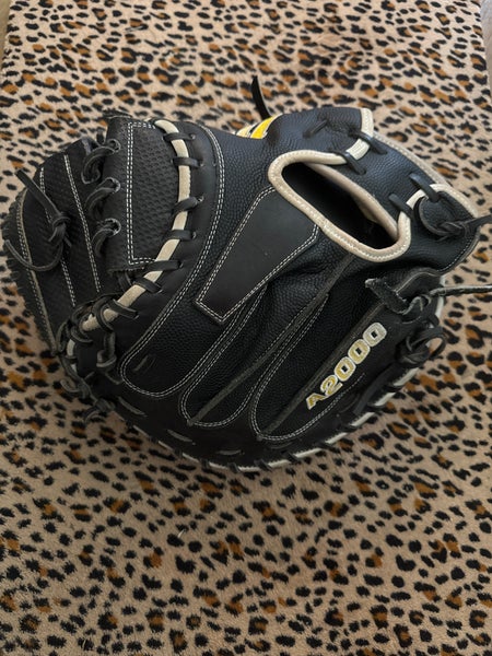 2024 Wilson RH Catcher's A2000 Baseball Glove 33.5" (Used)