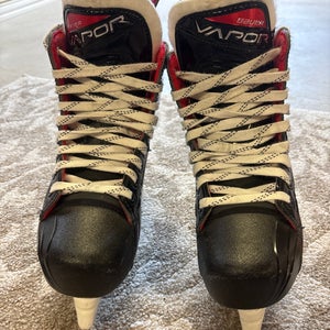 Bauer Vapor X Hockey Skates Size 5.5 (Used)