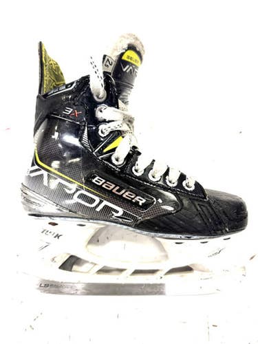 Used Bauer 3X Junior Hockey Skate Junior 02.5 11860-S000295589