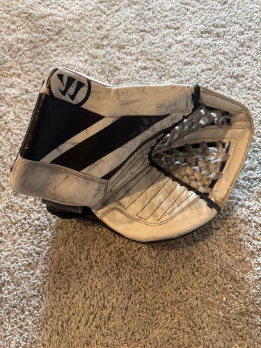 Warrior Ritual GT2 Regular Junior Goalie Glove (Used)