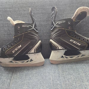 CCM 9040 Hockey Skates 11 (Used)