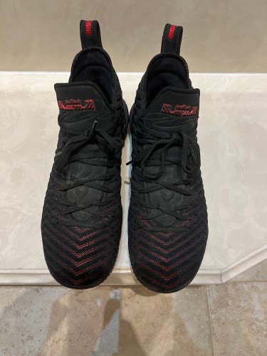 Men's Size M 11.0 (W 12.0) Nike lebron 18 Shoes (Used)