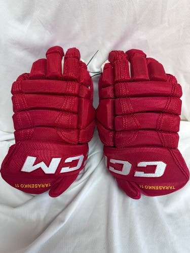Detroit Red Wings Stadium Series CCM HG90PR Gloves 14" Pro Stock (New)