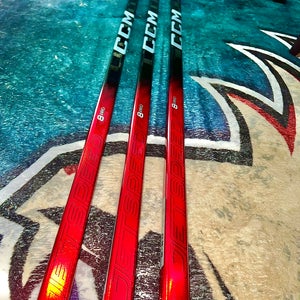 Senior CCM JetSpeed FT8 Pro Right Handed Hockey Stick P28  (New)