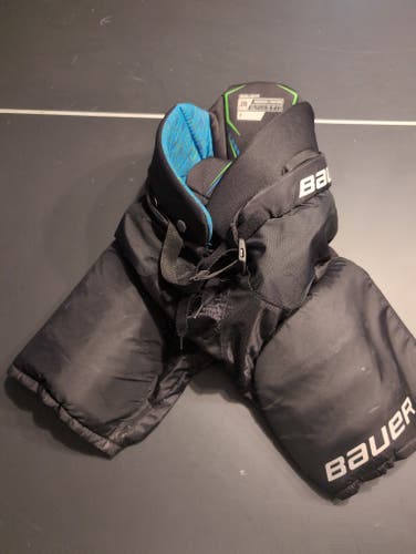 Junior Medium Bauer Hockey Pants (Used)