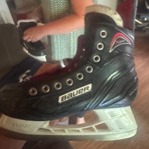 Bauer Vapor Hockey Skates Regular Width Size 4 (Used)
