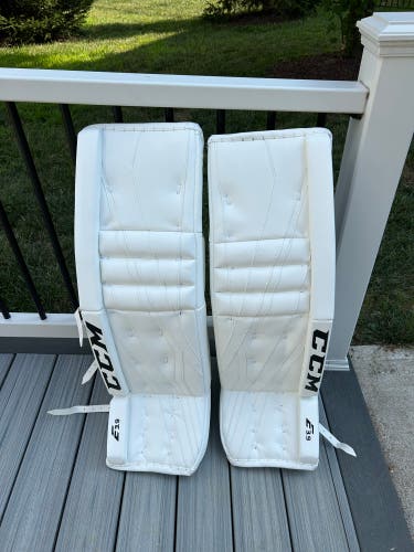 * NEW* CCM EFLEX 3.9 Goalie Leg Pads 35” + 2
