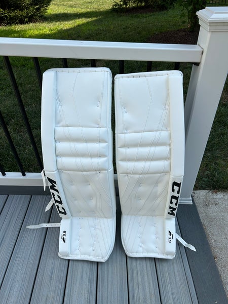 * NEW* CCM EFLEX 3.9 Goalie Leg Pads 35” + 2