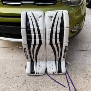 Vaughn Velocity v7 Goalie pads