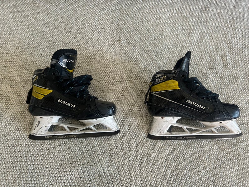 Bauer Ultrasonic Hockey Goalie Skates Regular Width  Size 4.5 (Used)