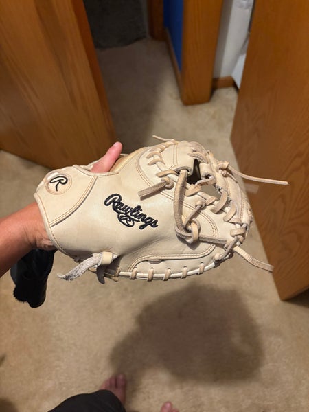 Rawlings catchers glove