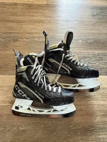 CCM AS-V Tacks