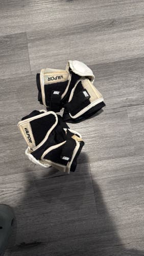 Medium Adult Nike Arm Pads (Used)
