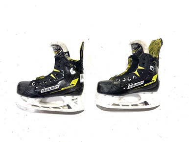 Used Bauer SUPREME M4 Junior Hockey Skate Junior 03 11860-S000295421