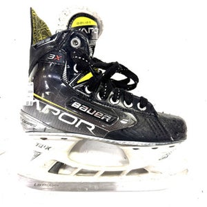 Used Bauer 3X Junior Hockey Skate Junior 02.5 11860-S000295497