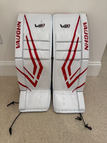 30"  2025 Vaughn VX1 Goalie Leg Pads (Used)