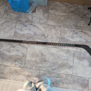 Junior Warrior Super Novium Right Handed Hockey Stick (Used)