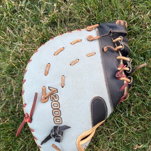 Wilson RH First Base A2000 Baseball Glove 12.5" (Used)