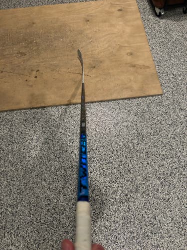 Senior Bauer Twitch Right Handed Hockey Stick P86 Pro Stock (Used)