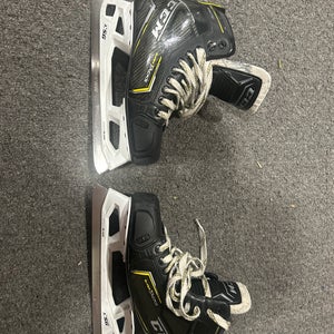 CCM Super Tacks 9370 Hockey Goalie Skates Regular Width 8 (Used)