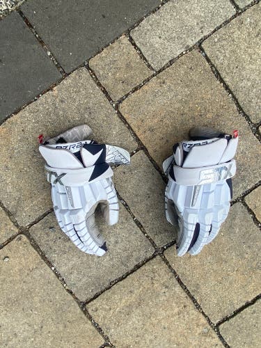 STX Surgeon RZR2 Lacrosse Gloves Medium (Used)