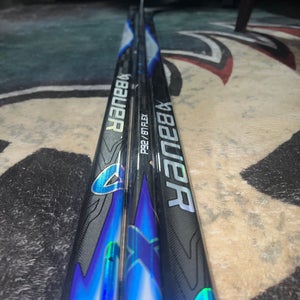 Senior Bauer Vapor FlyLite Right Handed Hockey Stick P92  (New)