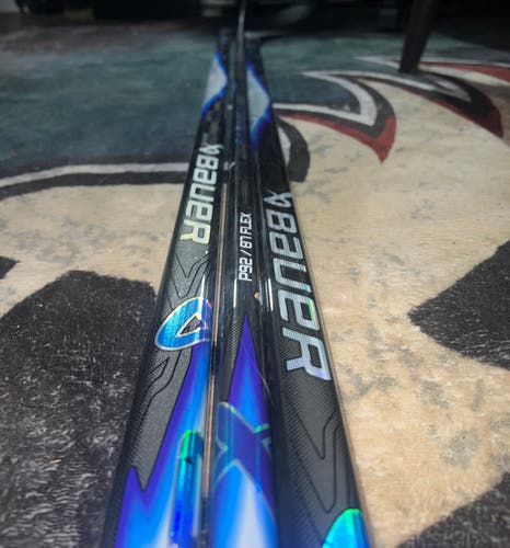 Senior Bauer Vapor FlyLite Right Handed Hockey Stick P92  (New)