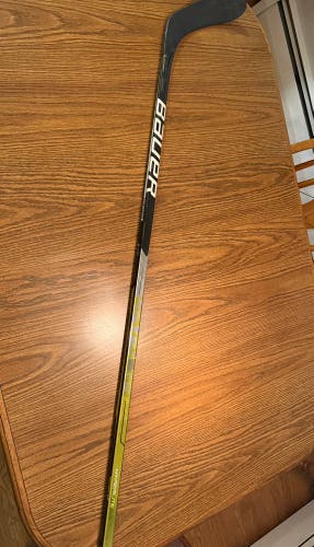 Bauer Vapor Hyperlite (Custom yellow) Pastrnak (p28)