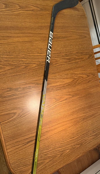 Bauer Vapor Hyperlite (Custom yellow) Pastrnak (p28)
