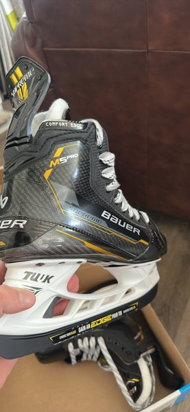 2021 Bauer Supreme M5 Pro Hockey Skates Regular Width   7.0 (New)