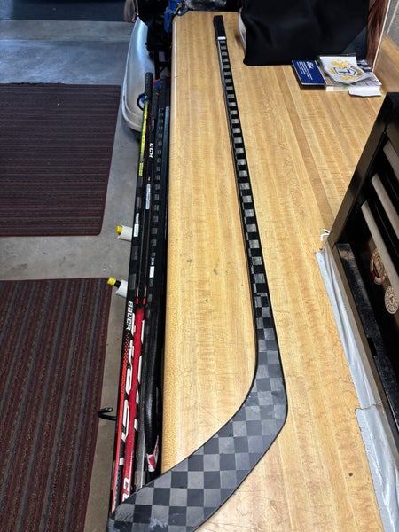 Junior  Extra Lite Right Handed Hockey Stick P28 (Used)