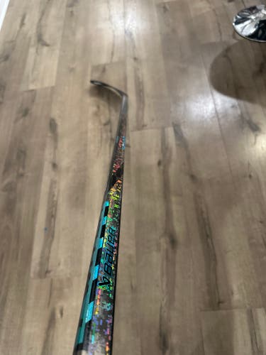 Senior Bauer Twitch Right Handed Hockey Stick P92 (New)