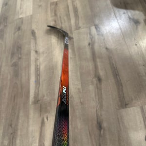 Senior CCM JetSpeed FT8 Pro Right Handed Hockey Stick P29 (New)