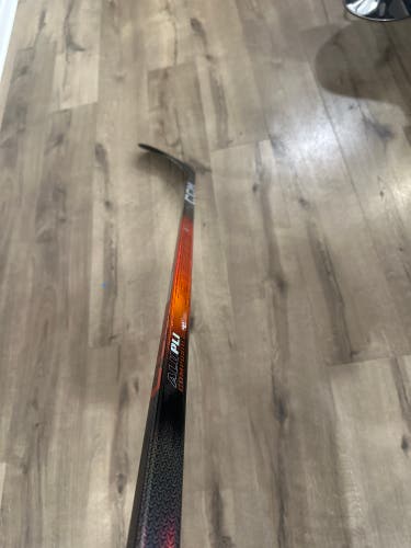 Senior CCM JetSpeed FT8 Pro Right Handed Hockey Stick P29 (New)