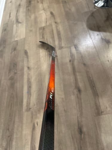 Senior CCM JetSpeed FT8 Pro Right Handed Hockey Stick P29 (New)