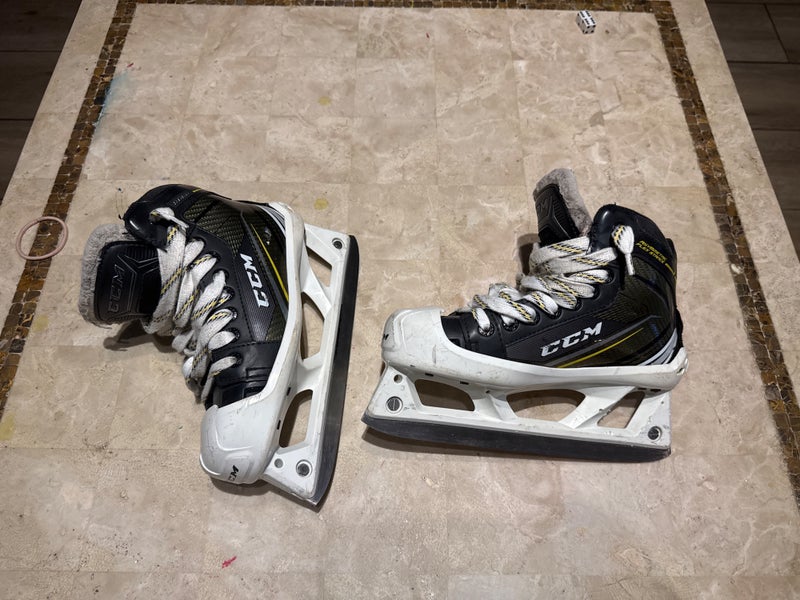 CCM Tacks 9060 Hockey Goalie Skates Regular Width Size 3 (Used)