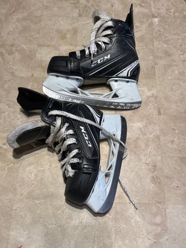 CCM Tacks 9040 Hockey Skates Regular Width 12 (Used)