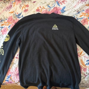 Black Large Kids Unisex Nike Shirt (Used)