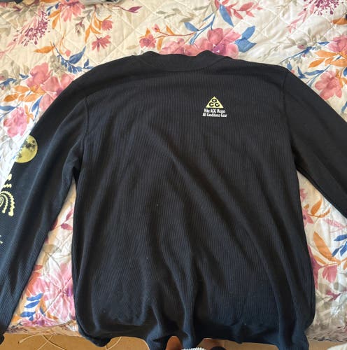 Black Large Kids Unisex Nike Shirt (Used)