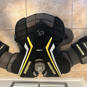 Large Vaughn SLR3 Goalie Chest Protector (Used)