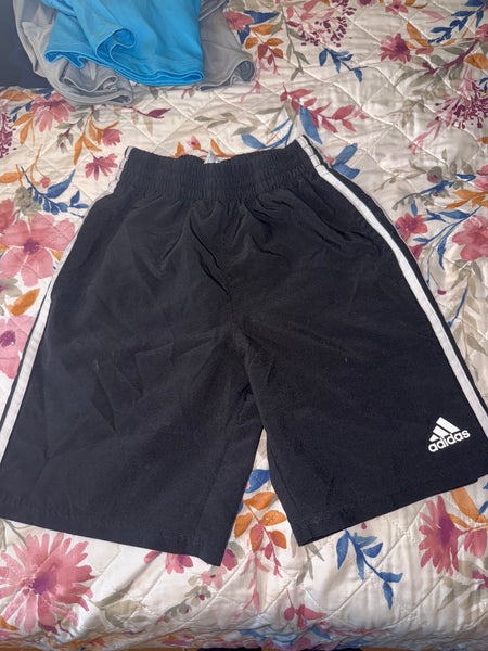 Black Large Kids Unisex Adidas Shorts (Used)