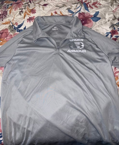 Gray Large Kids Unisex Under Armour Shirt (Used)