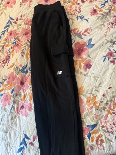 Black Large Kids Unisex New Balance Pants (Used)