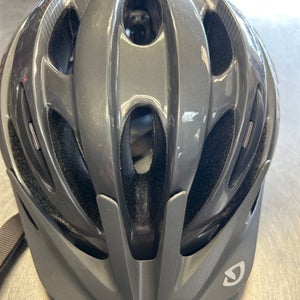 Used Giro BIKE HELMET Bike Helmet Grey SM 11868-S000064472