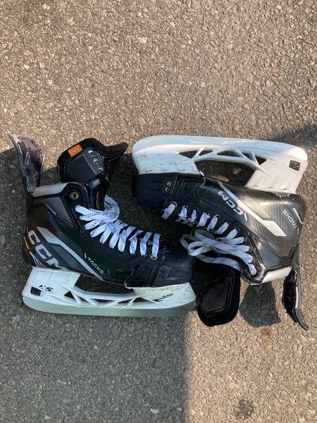 CCM Tacks Vector Premier Hockey Skates Regular Width | Senior Size: 9.5