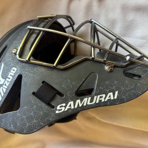 Mizuno Catcher's Set (Used) Samurai