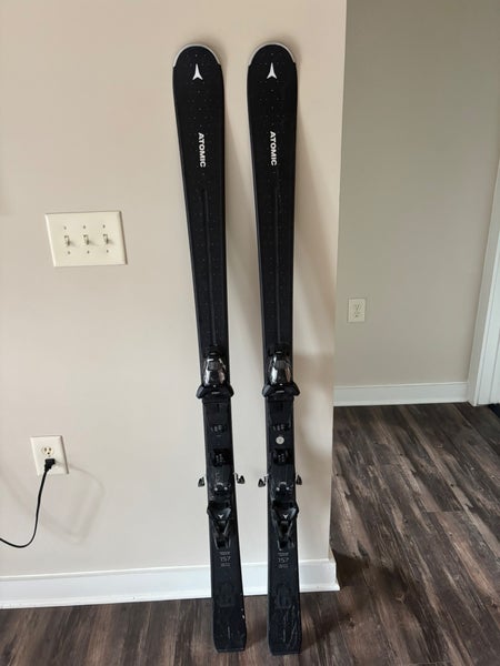 Women's 2022 Atomic 157 cm All Mountain Cloud 9 Skis With Bindings (Used)