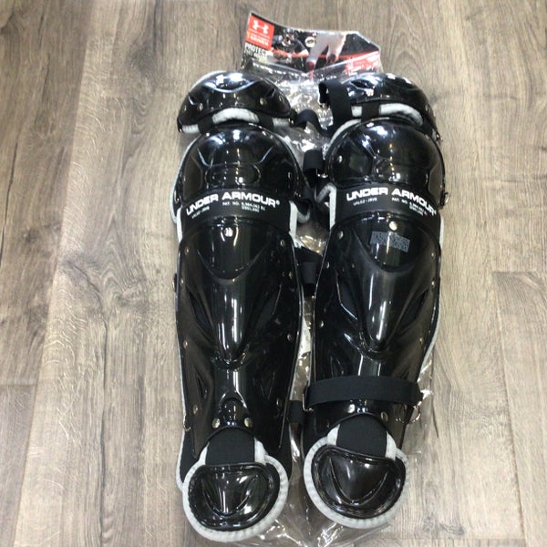 Under Armour Youth Victory Series Catcher's Leg Guard Ages 9-12 Black (Gently Used)